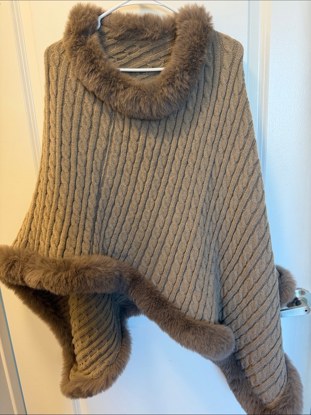 Faux-Fur Trim Cable Knit Poncho - Taupe